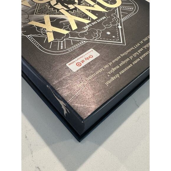 Onyx Storm Rebecca Yarros Target Exclusive Limited Edition Hardcover New W/PIN - Picture 10 of 13